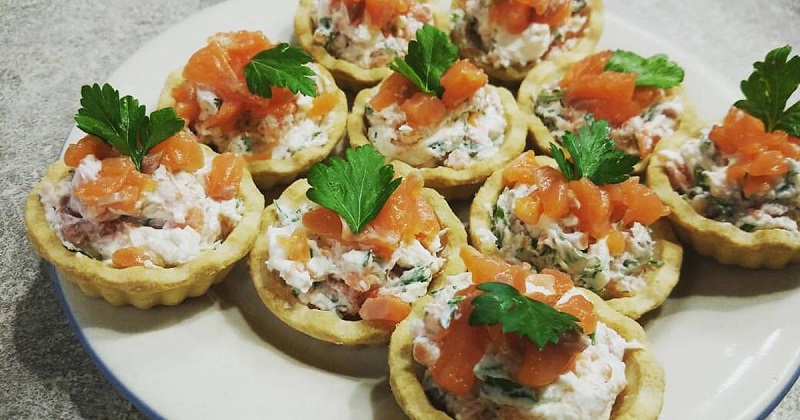 Закусочные мини-чизкейки с семгой