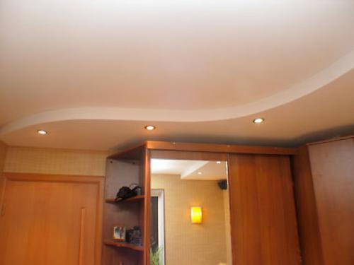 На фото - двухуровневый потолок из гипсокартона с подсветкой, dokapotolok.ru Двухуровневые потолки из гипсокартона – варианты оформления