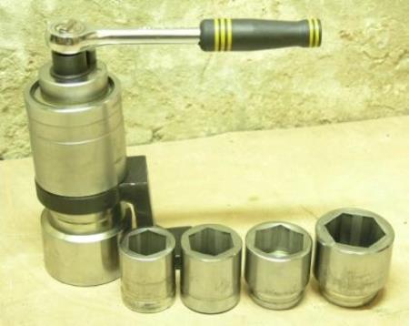 На фото - ручной гайковерт-мультипликатор, kenergo-tools.ru На фото - ручной гайковерт-мультипликатор, kenergo-tools.ru