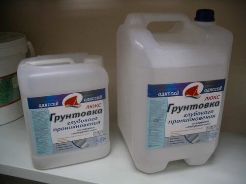 Фото грунтовочных смесей для потолка, e-shtukaturka.ru Фото грунтовочных смесей для потолка, e-shtukaturka.ru