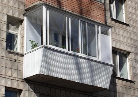 На фото - балкон с выносом, balpro.com.ua На фото - балкон с выносом, balpro.com.ua