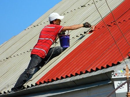 На фото - покраски шиферной крыши, roof-tops.ru На фото - покраска шиферной крыши, roof-tops.ru