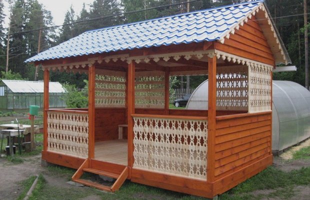Конструкция из дерева с резьбой Конструкция из дерева с резьбой