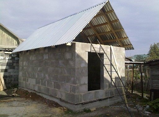 Фото строительства сарая для скотины пенобетонных блоков, openoblokah.ru Фото строительства сарая для скотины из пенобетонных блоков, openoblokah.ru