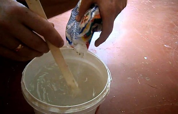 Подготовка клея из сухой смеси Подготовка клея из сухой смеси
