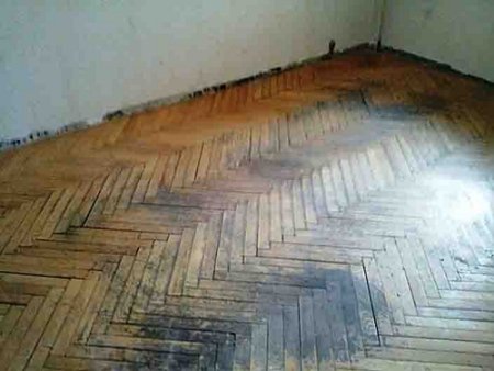 Фото потускневшего паркета, asremonta.com Что делать, если напольное покрытие потускнело?