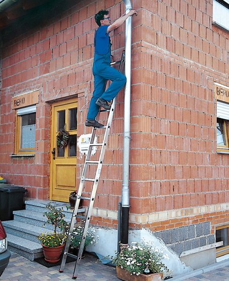 Фото приставной лестницы, stremianki.ru Стремянка малая алюминиевая трансформер – насколько это надежно?
