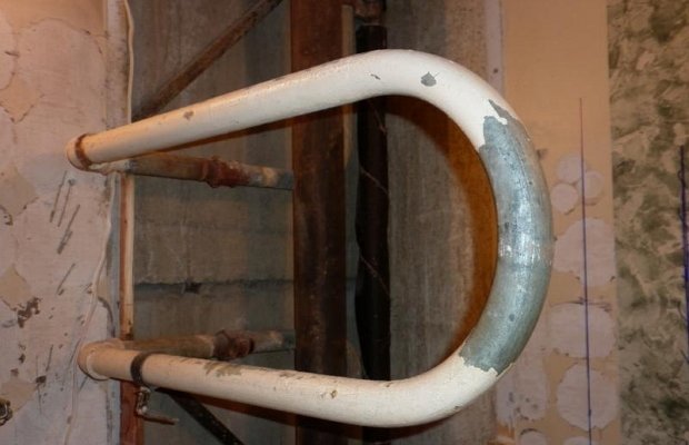 Демонтаж старого полотенцесушителя своими руками Демонтаж старого полотенцесушителя своими руками